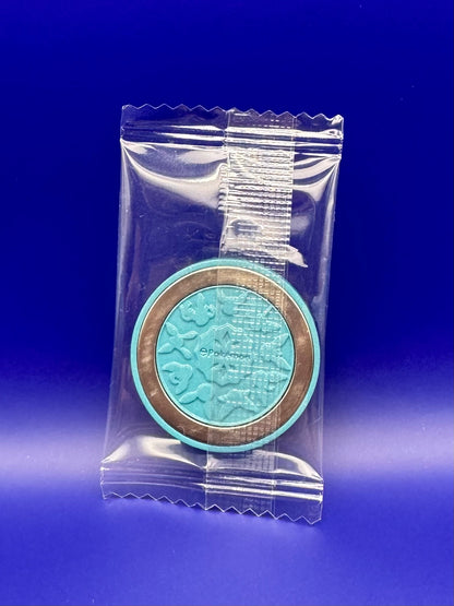 Vaporeon rare tin & magnet