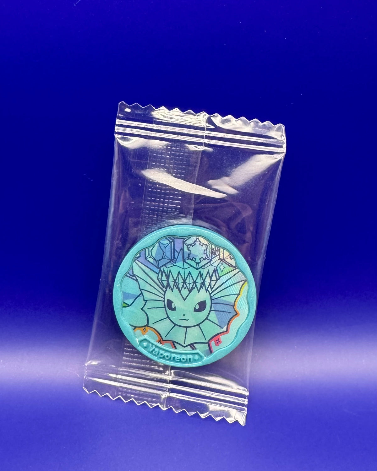 Vaporeon rare tin & magnet